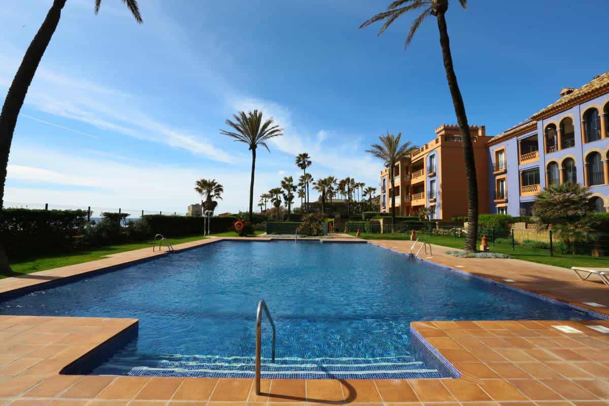 Condominium in Casares, Andalusia 10177211