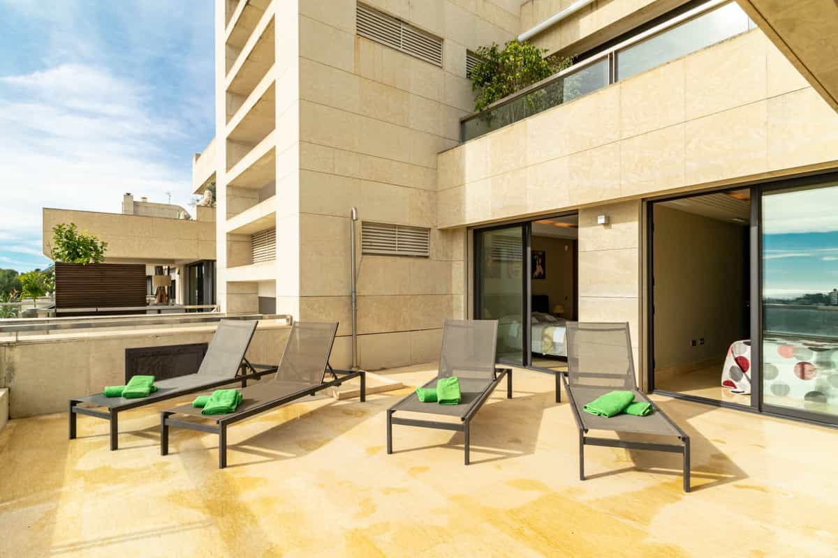 Condominium in Marbella, Andalucía 10177265