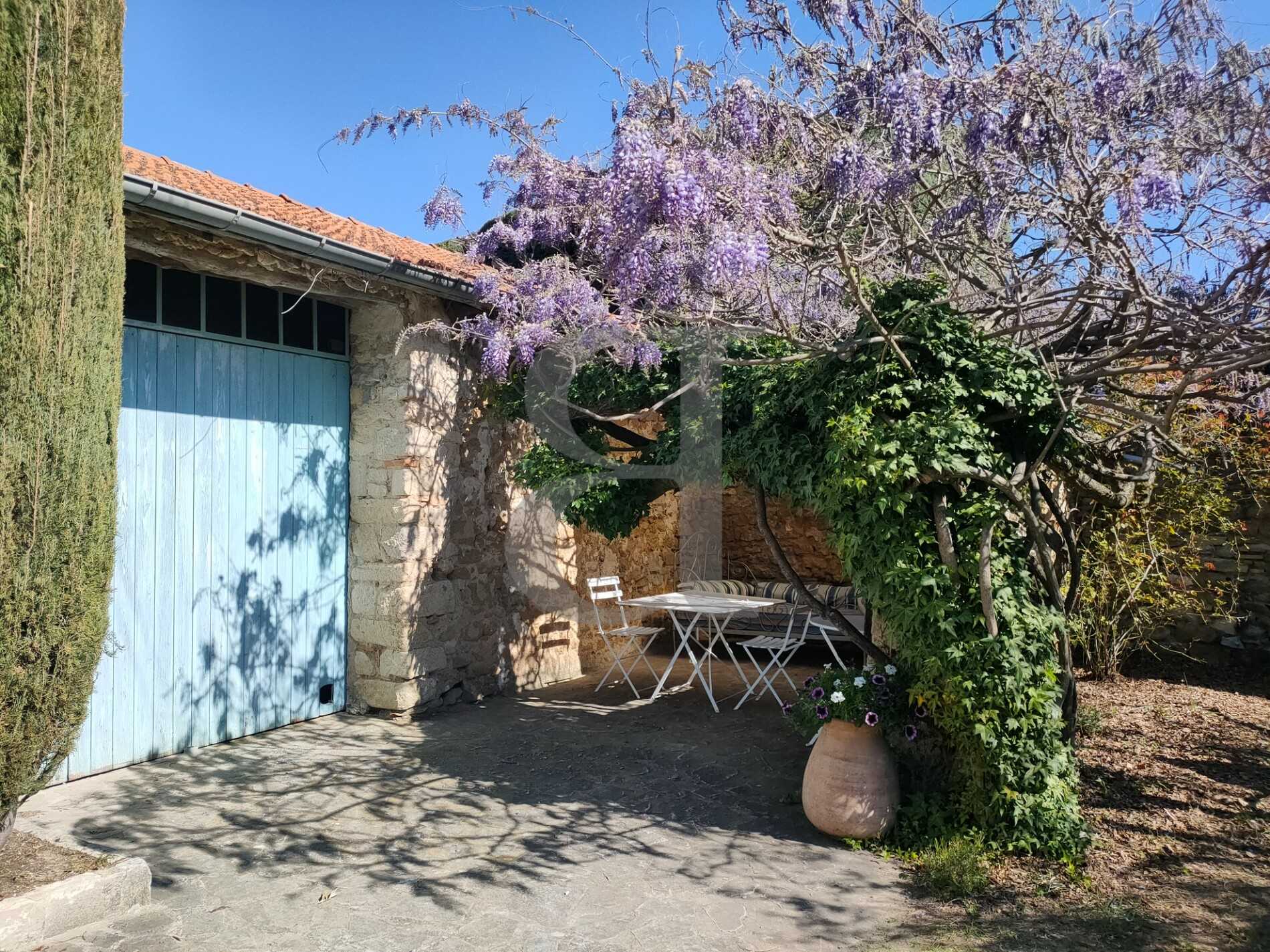 House in Vaison-la-Romaine, Provence-Alpes-Cote d'Azur 10177457