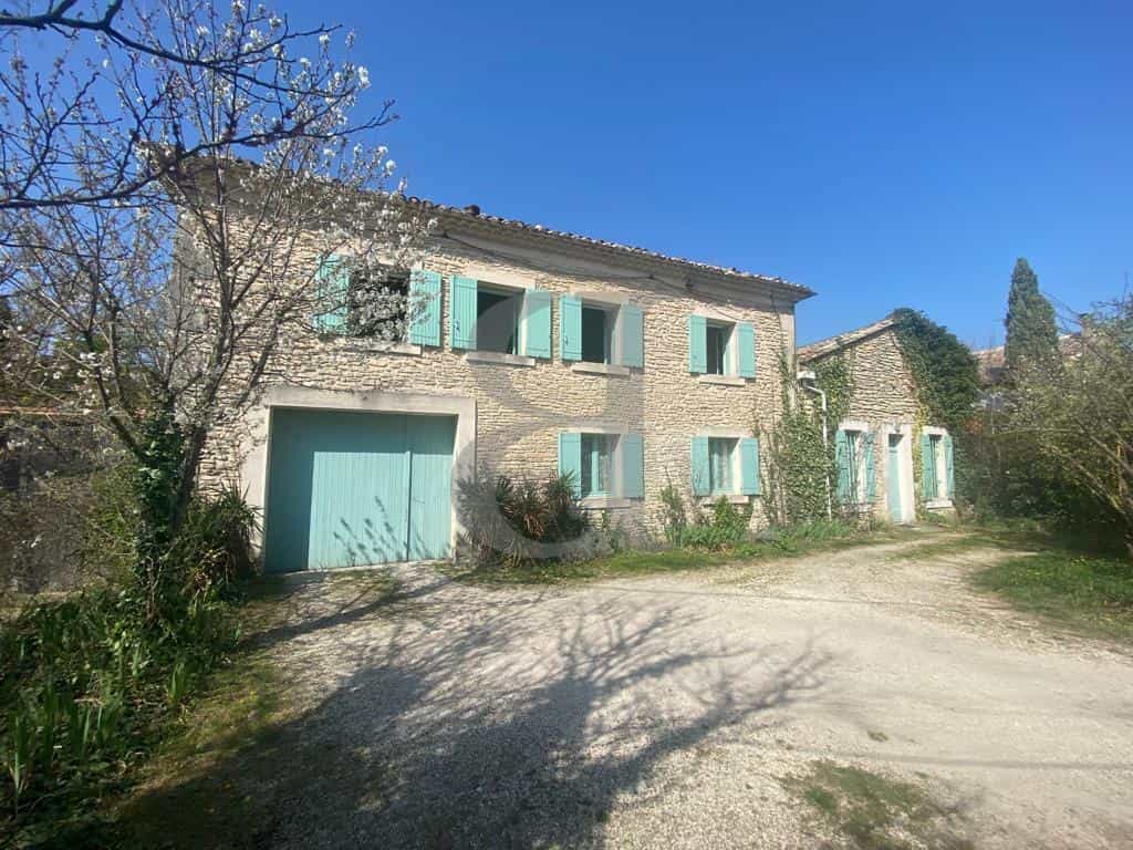 casa no L'Isle-sur-la-Sorgue, Provença-Alpes-Costa Azul 10177472
