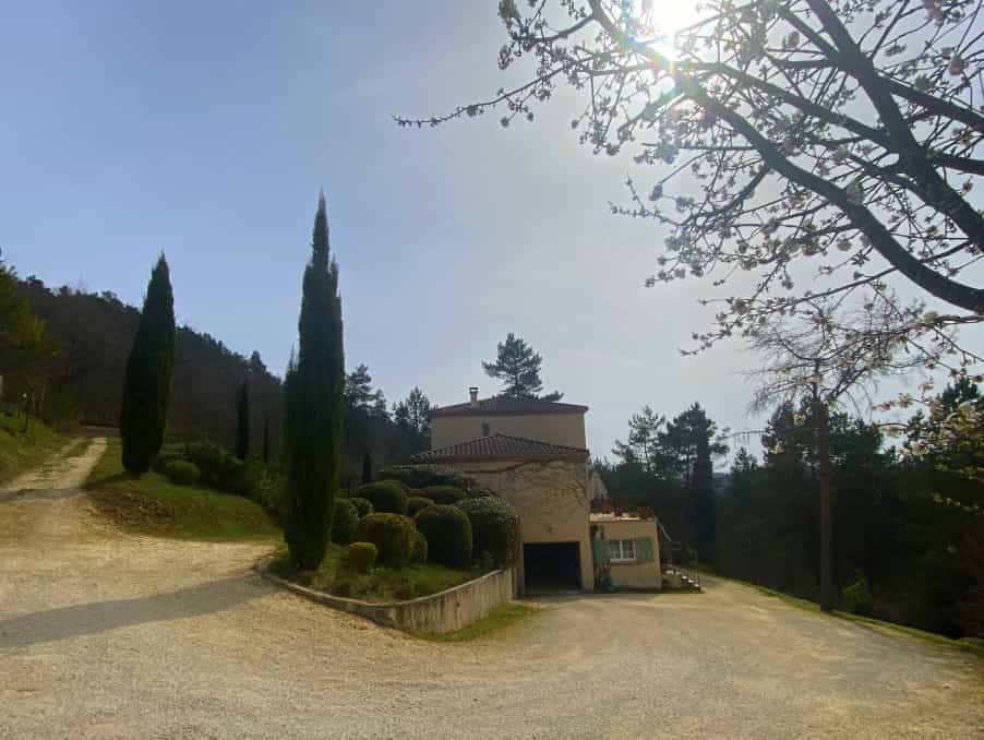 House in Rouffignac-Saint-Cernin-de-Reilhac, Nouvelle-Aquitaine 10177513