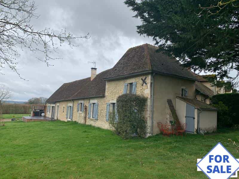 σπίτι σε Verrières, Normandy 10177582