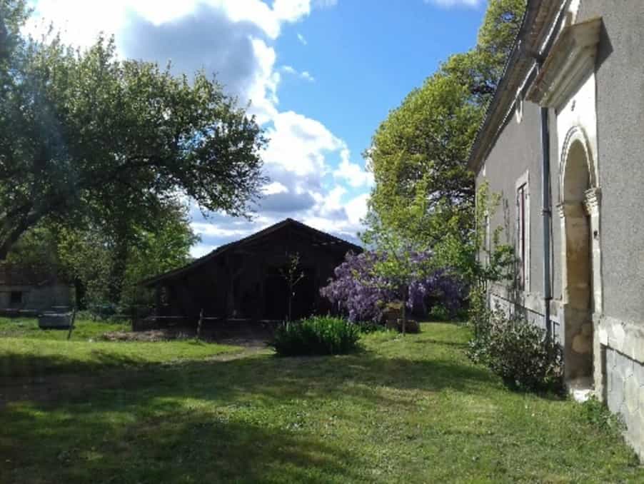 بيت في Saint-Maurice-de-Lestapel, Nouvelle-Aquitaine 10177859