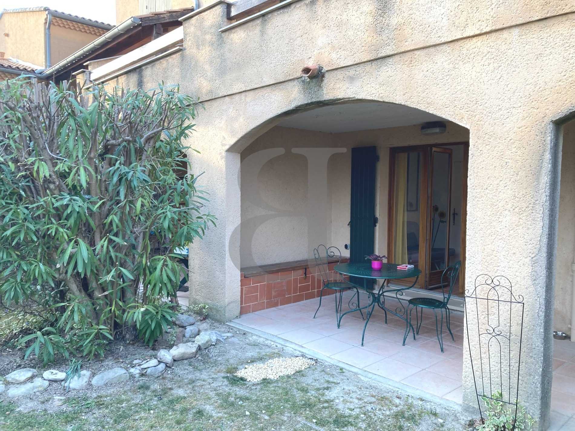Eigentumswohnung im Vaison-la-Romaine, Provence-Alpes-Côte d'Azur 10177875