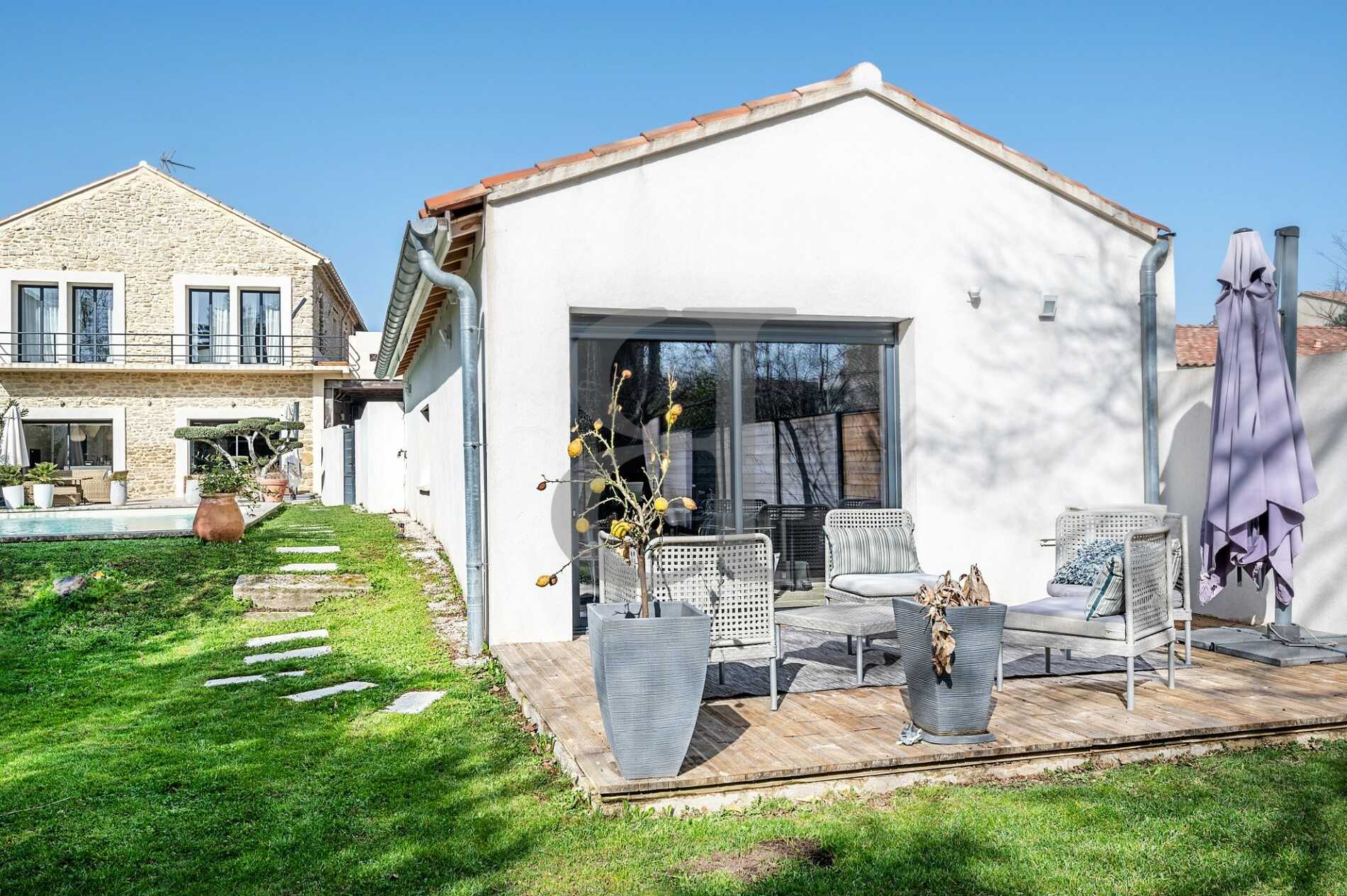 Huis in L'Isle-sur-la-Sorgue, Provence-Alpes-Côte d'Azur 10177876