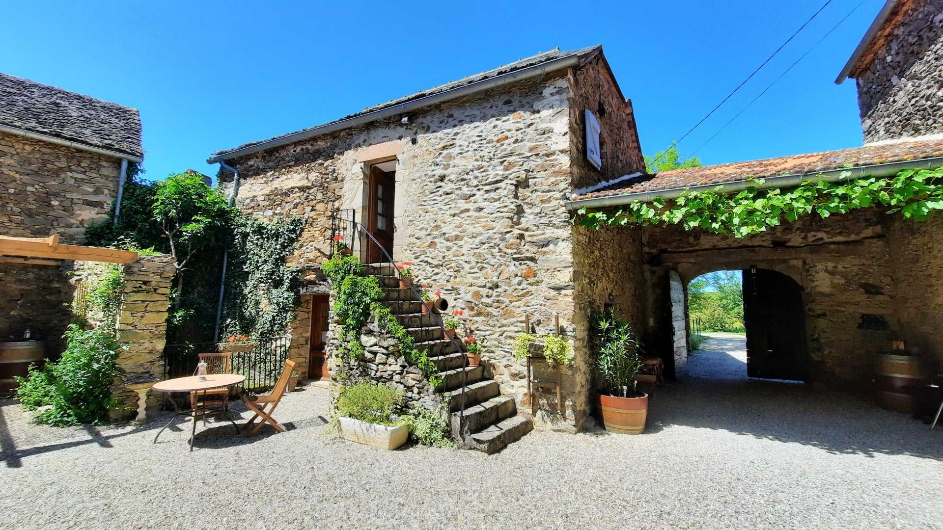 rumah dalam Montirat, Occitanie 10177888