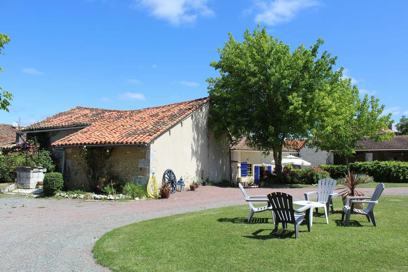 Huis in Cherval, Nouvelle-Aquitaine 10177901