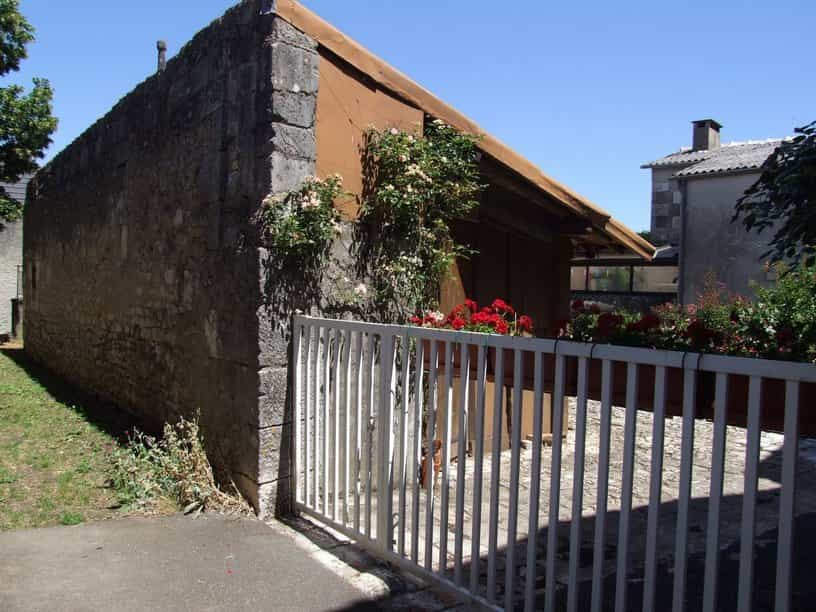 بيت في Persac, Nouvelle-Aquitaine 10178009