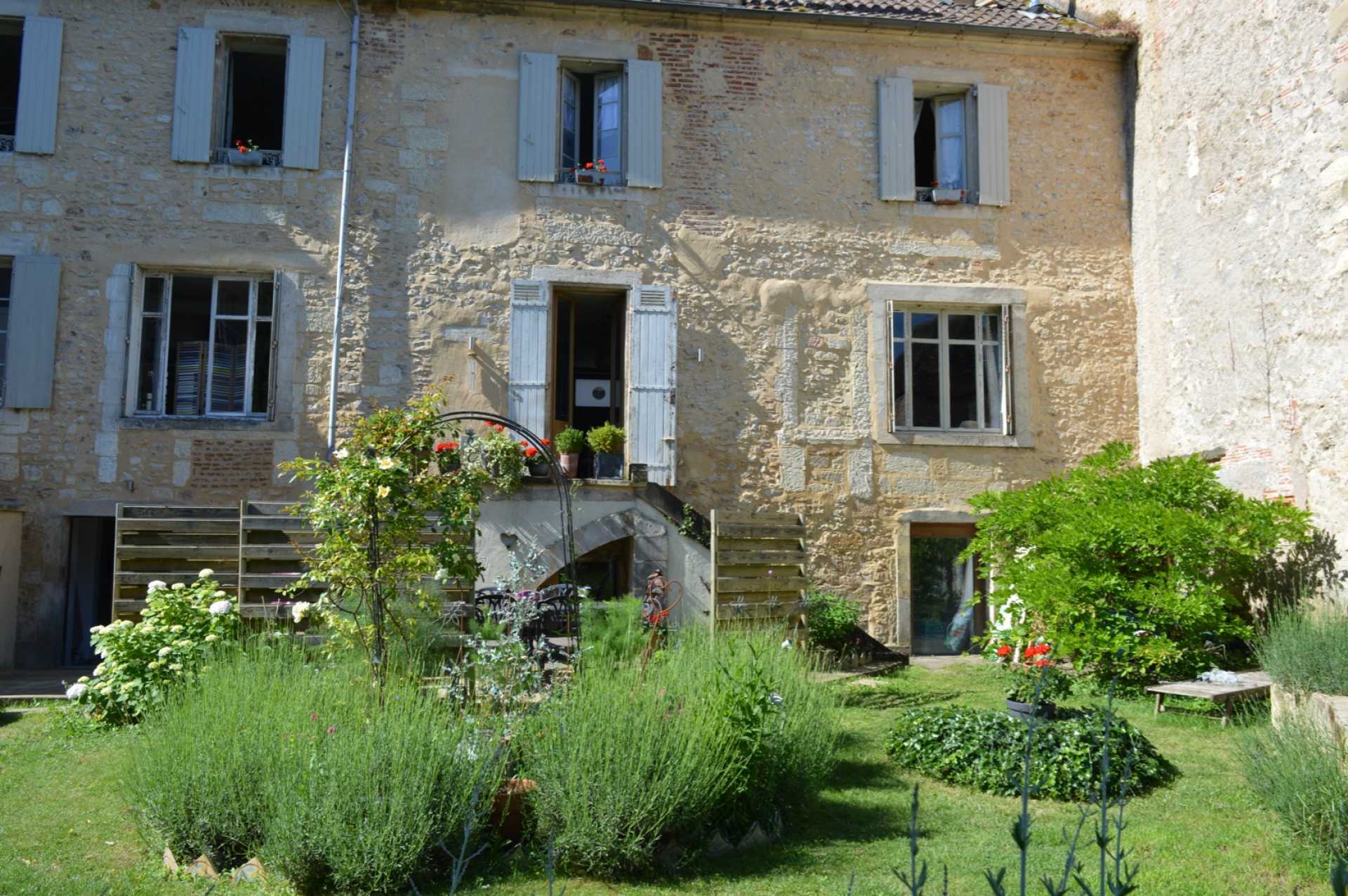 Rumah di Saint-Cyprien, Nouvelle-Aquitaine 10178014