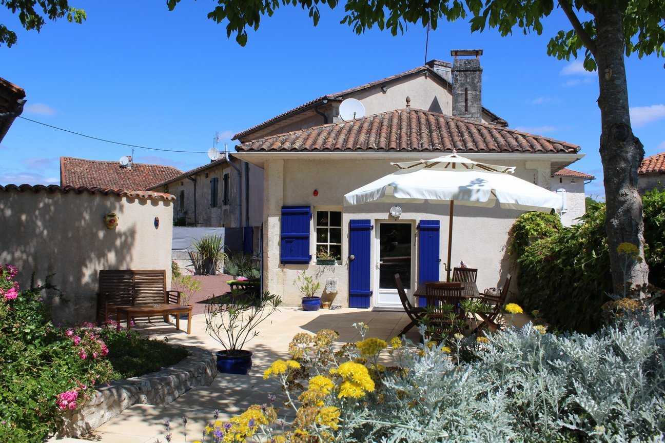 House in Cherval, Nouvelle-Aquitaine 10178015