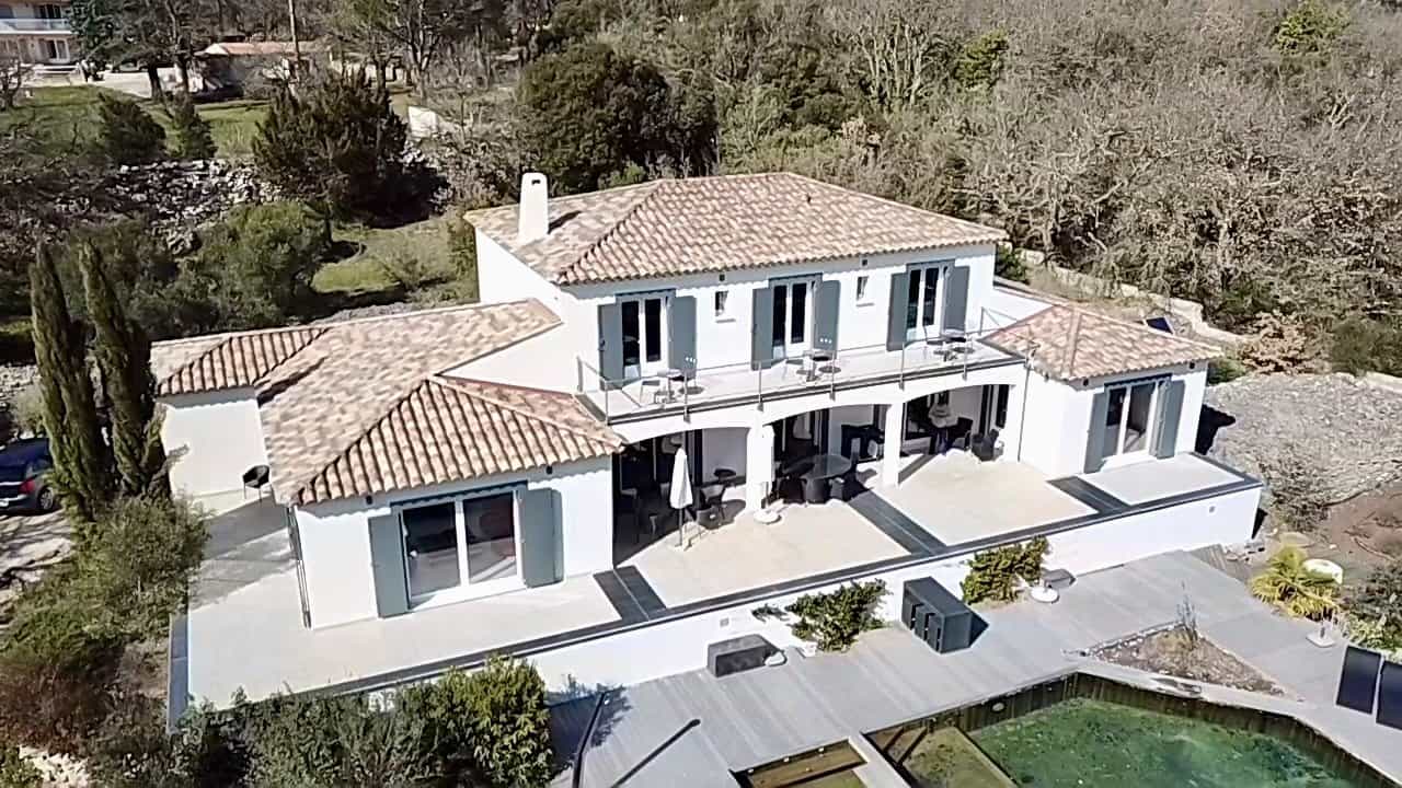 Будинок в Saint-Maximin-la-Sainte-Baume, Provence-Alpes-Cote d'Azur 10178056
