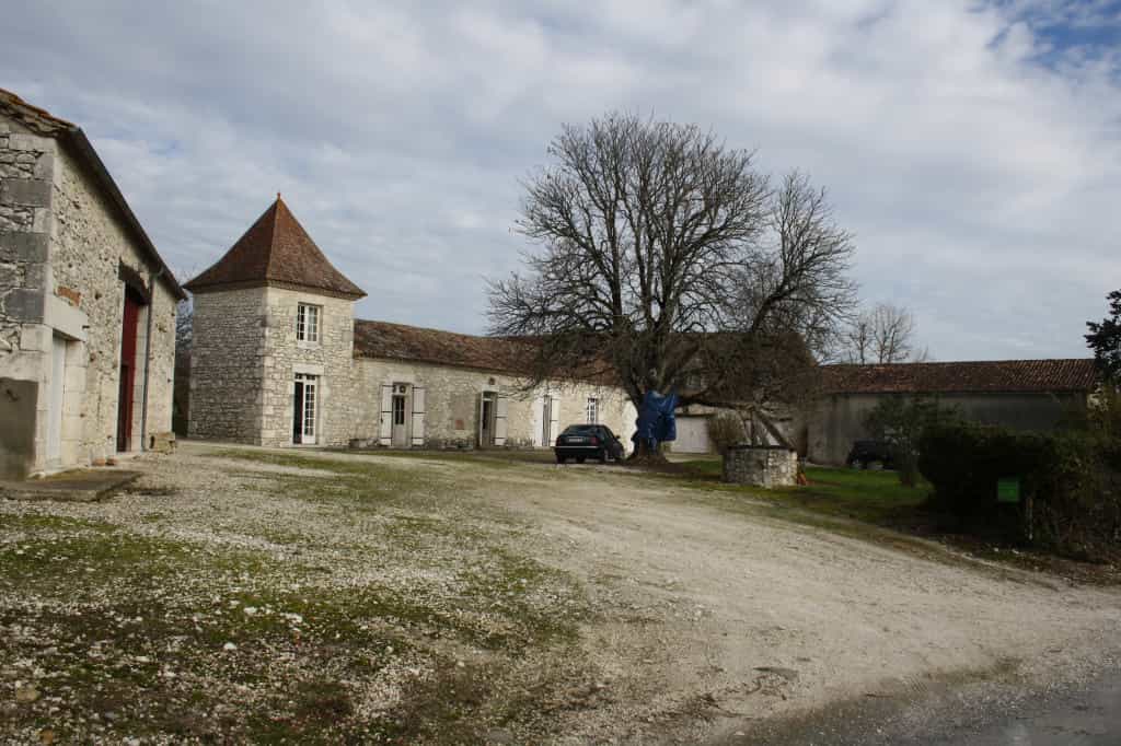 σπίτι σε Saint-Cyprien, Nouvelle-Aquitaine 10178130