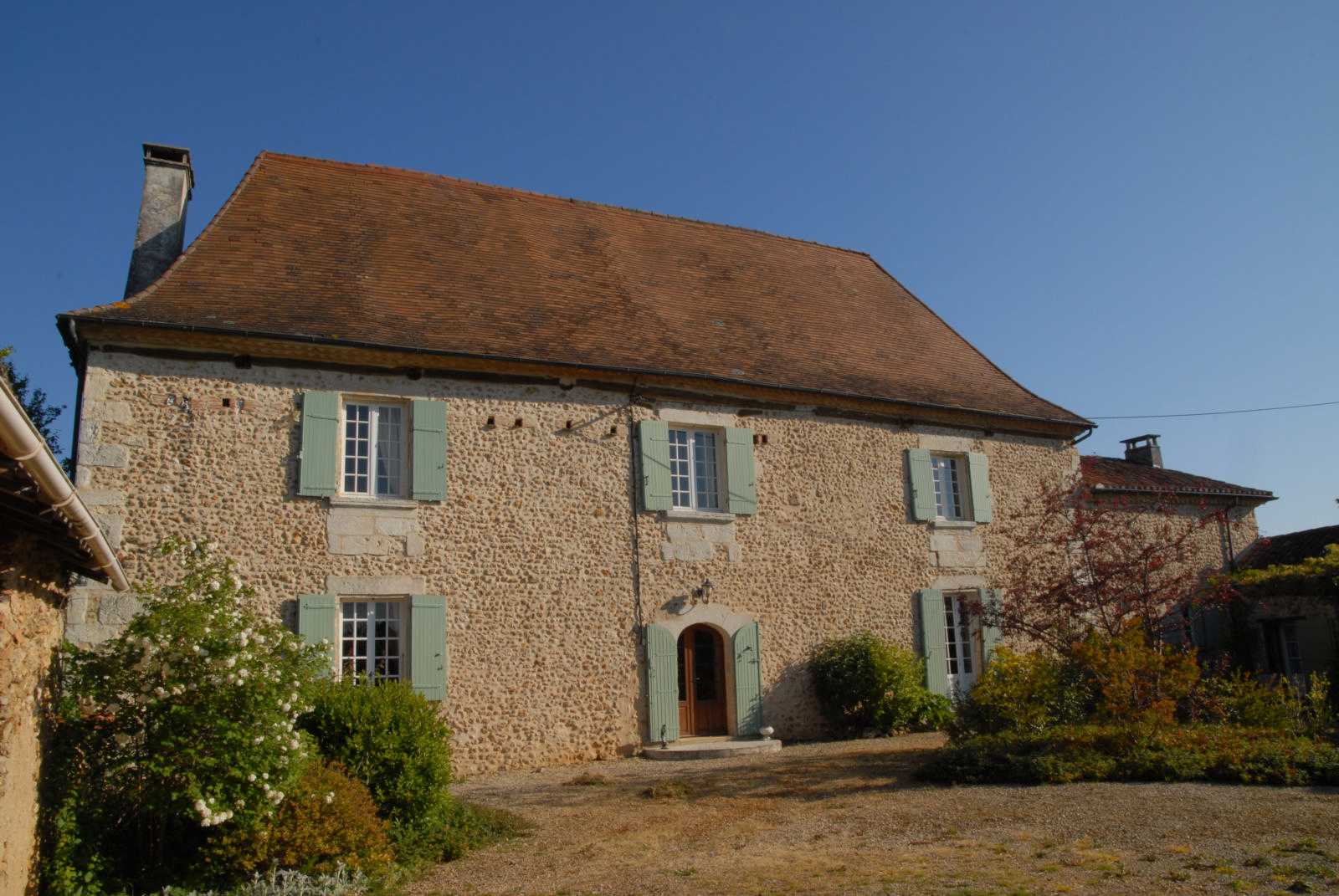 House in Saint-Cyprien, Nouvelle-Aquitaine 10178241