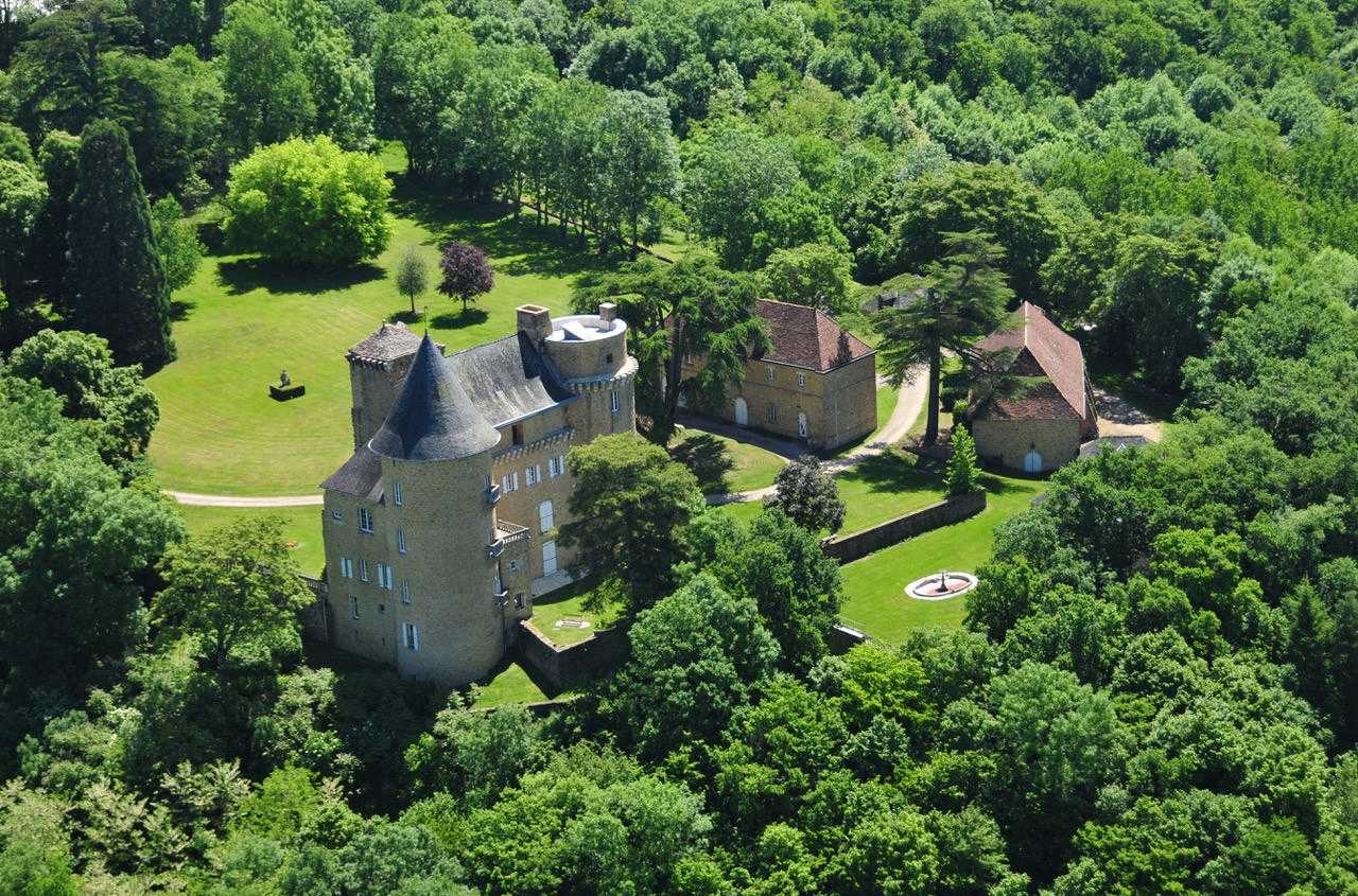 房子 在 Saint-Cyprien, Nouvelle-Aquitaine 10178274