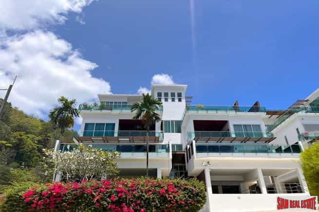 Condominium in Verbod Nakha, Phuket 10178298