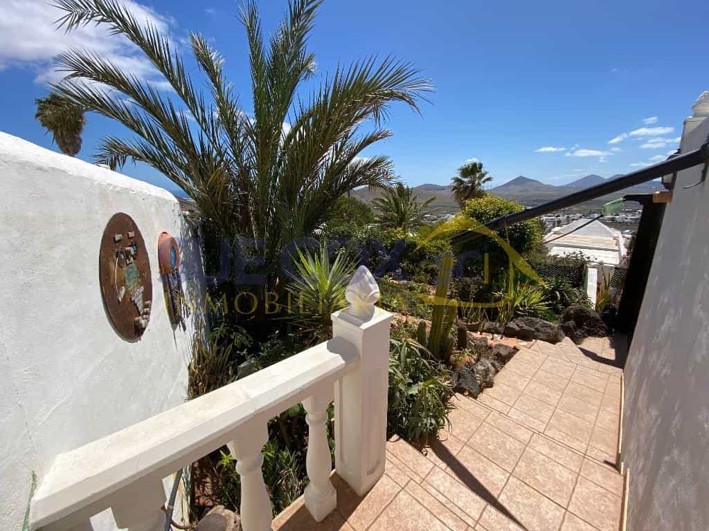 House in Teguise, 23 Calle los Papagayos 10178328