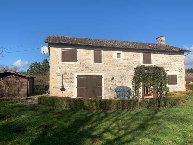 House in Sauzé-Vaussais, Nouvelle-Aquitaine 10178437