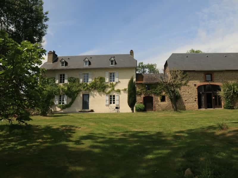σπίτι σε Montaner, Nouvelle-Aquitaine 10178482
