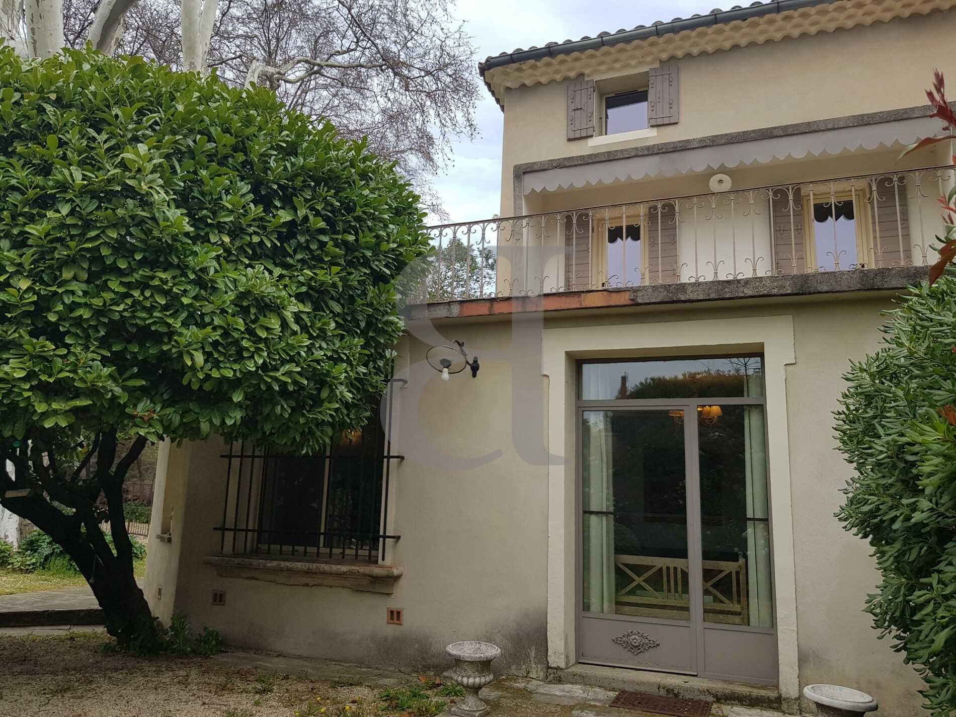 Huis in Carpentras, Provence-Alpes-Côte d'Azur 10178632