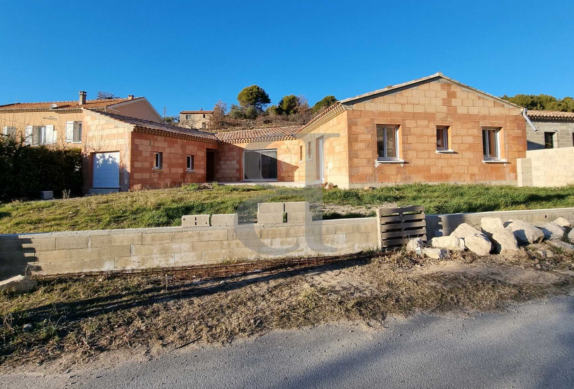 Rumah di Malemort-du-Comtat, Provence-Alpes-Cote d'Azur 10178645