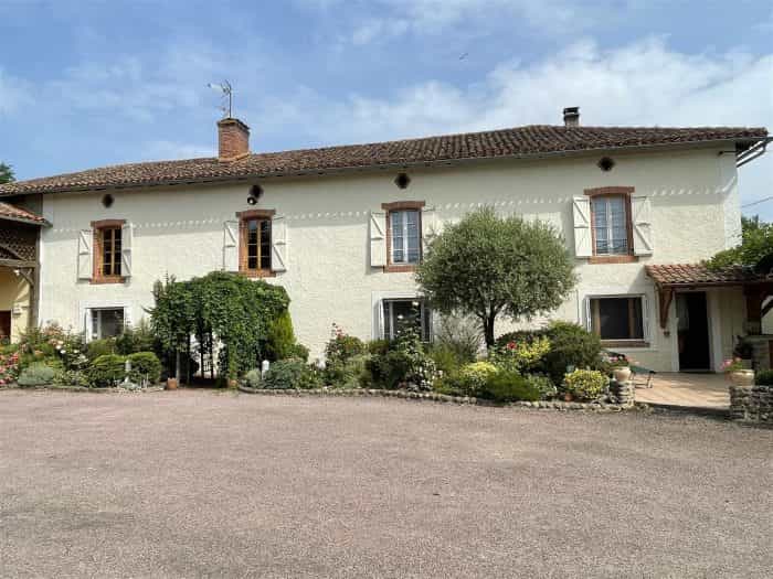 بيت في Masseube, Occitanie 10178849