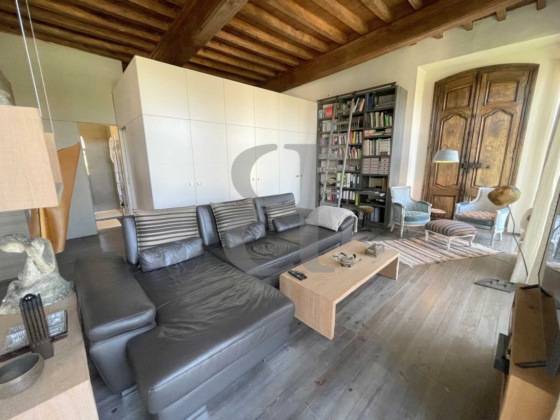 Квартира в L'Isle-sur-la-Sorgue, Provence-Alpes-Cote d'Azur 10178866