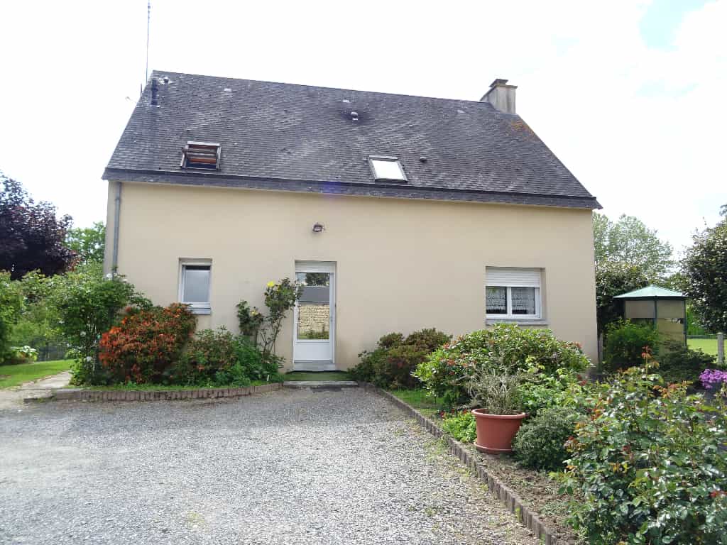 Будинок в Grandparigny, Normandie 10179349