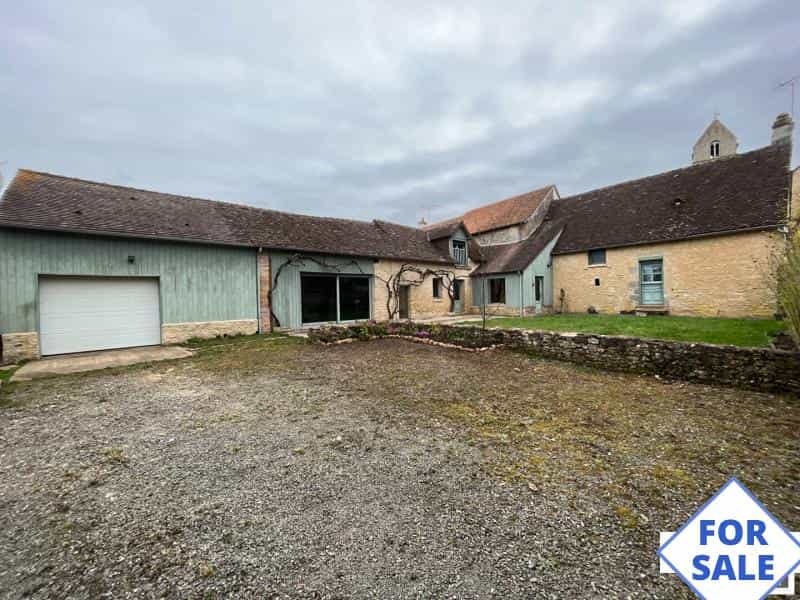 House in Conde-sur-Sarthe, Normandie 10179470