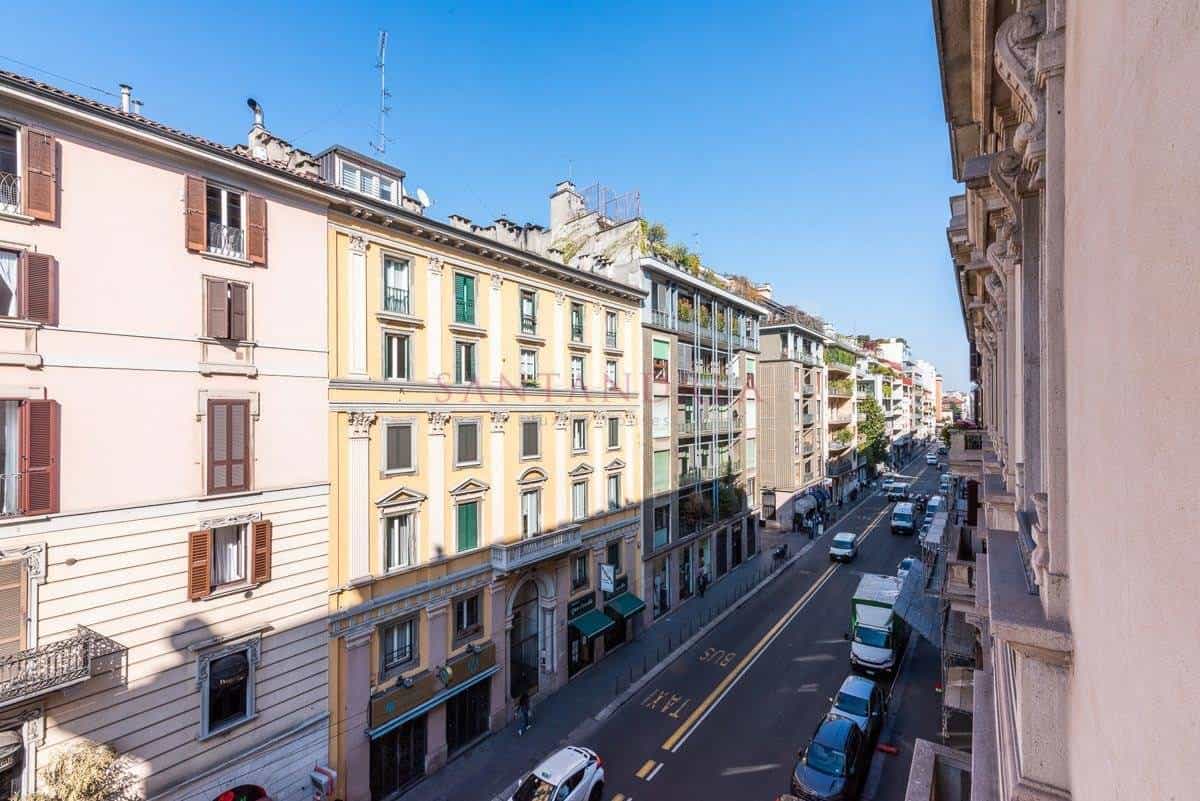 Eigentumswohnung im Milan, Lombardy 10179660