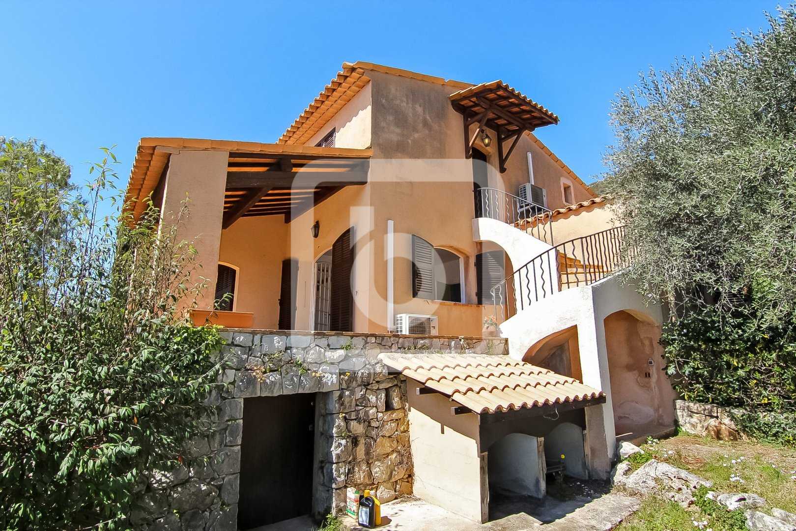 House in Saint-Jacques, Provence-Alpes-Cote d'Azur 10179802