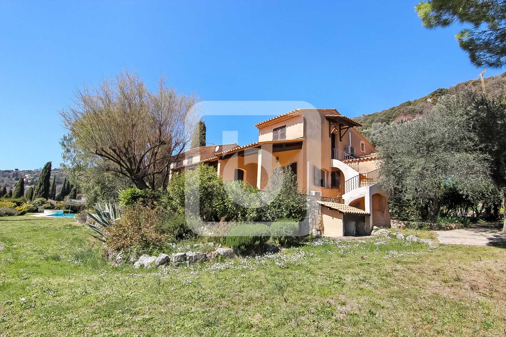 House in Saint-Jacques, Provence-Alpes-Cote d'Azur 10179825