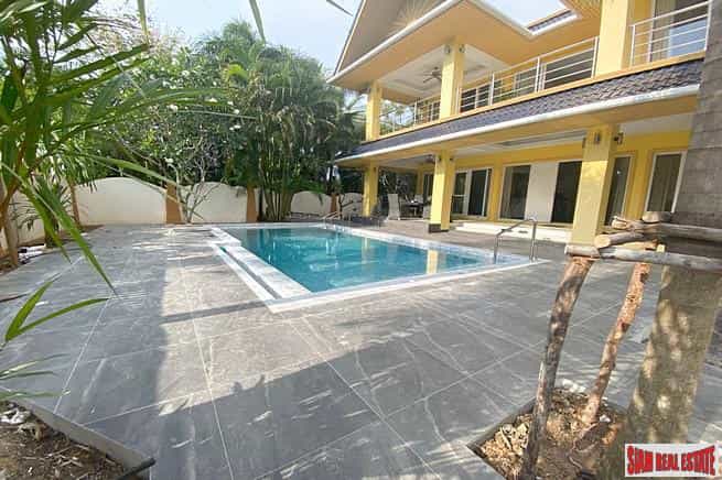 Condominium in Ban Mamik, Phuket 10180372