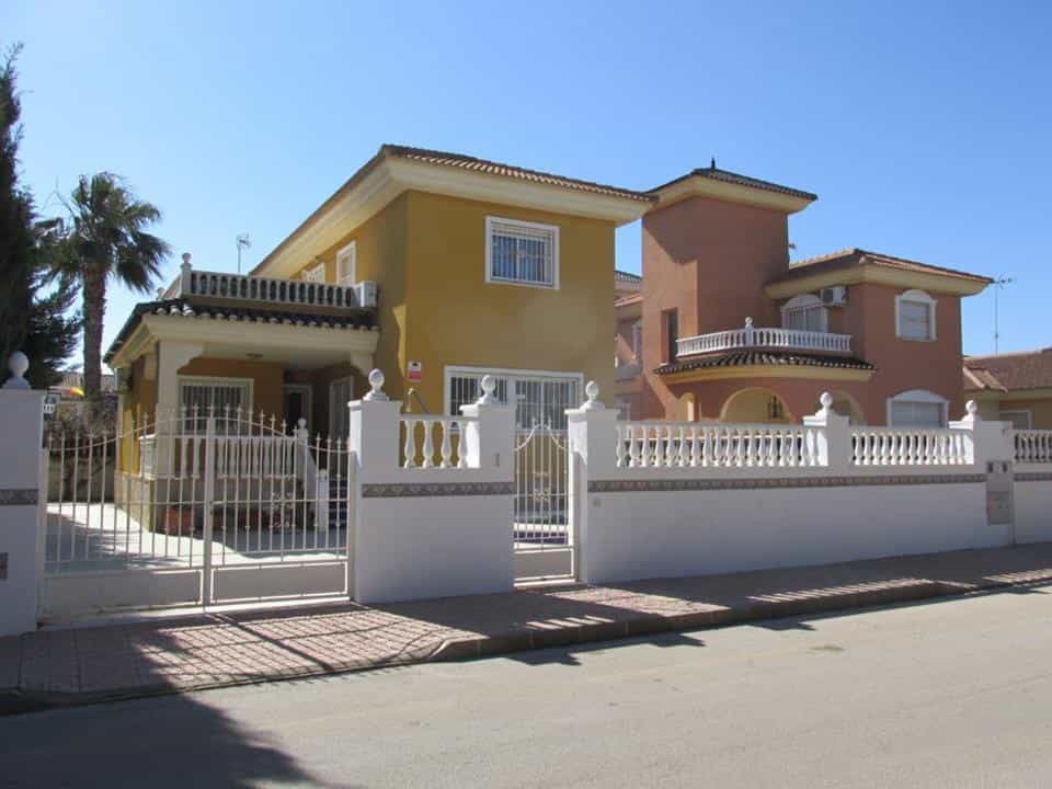 سكني في Los Alcázares, Region of Murcia 10180500