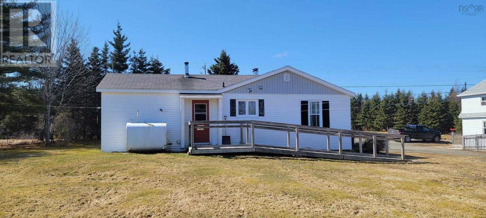 House in Port Hawkesbury, Nova Scotia 10180503