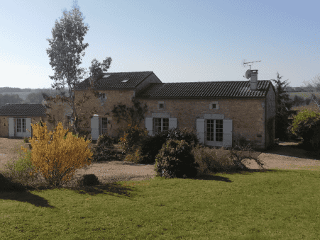 σπίτι σε Chasseneuil-sur-Bonnieure, Nouvelle-Aquitaine 10180668