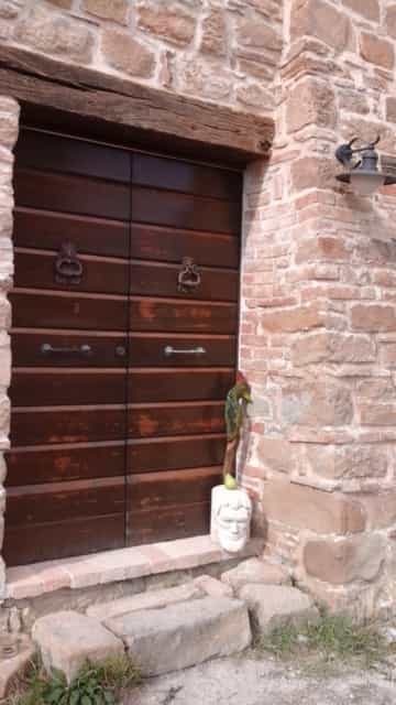 Talo sisään Camerino, Marche 10180758