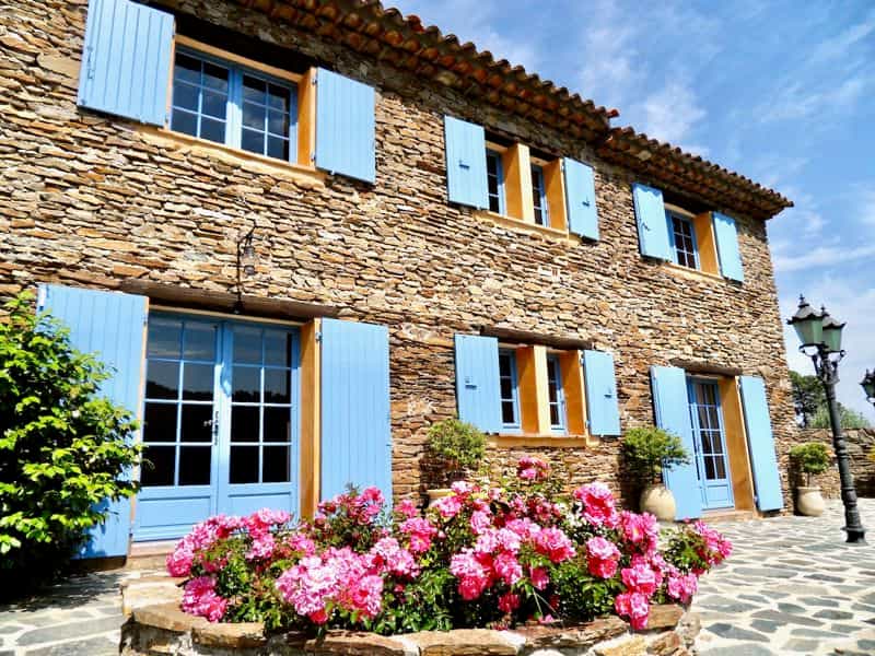 House in La Garde-Freinet, Provence-Alpes-Cote d'Azur 10180800
