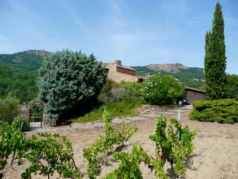loger dans La Garde-Freinet, Provence-Alpes-Côte d'Azur 10180800