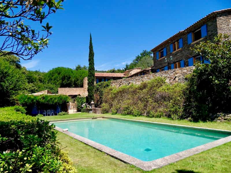 房子 在 La Garde-Freinet, Provence-Alpes-Côte d'Azur 10180800