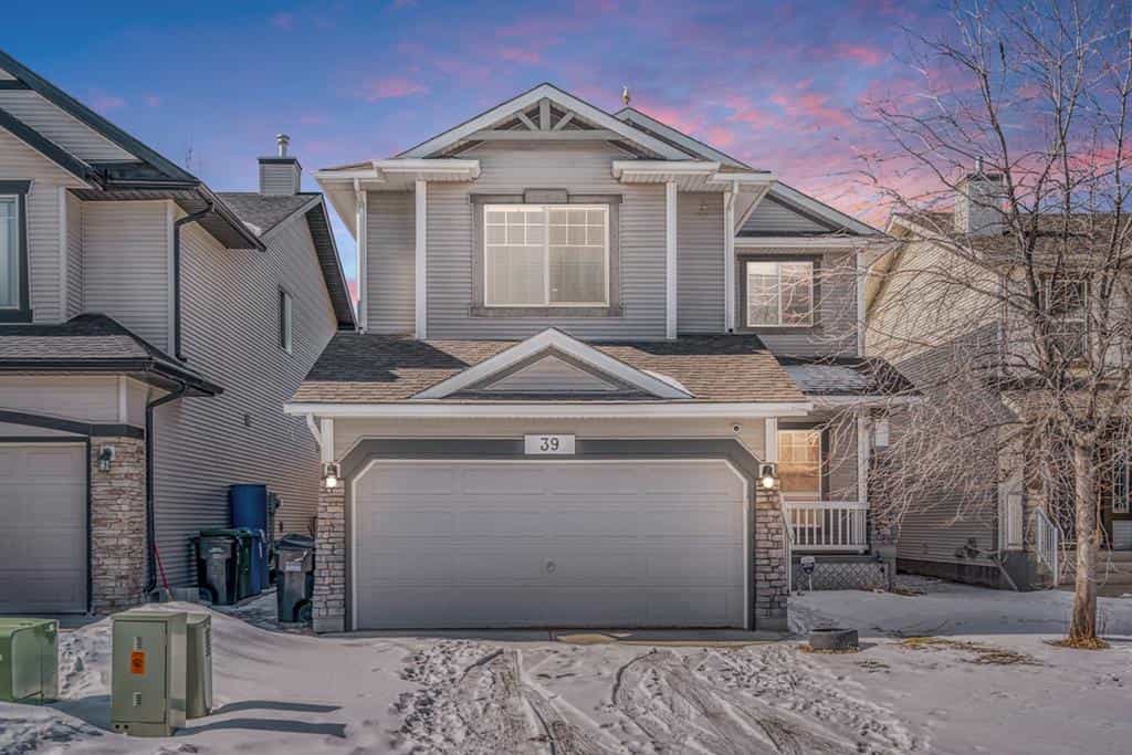House in Montgomery, Alberta 10180858