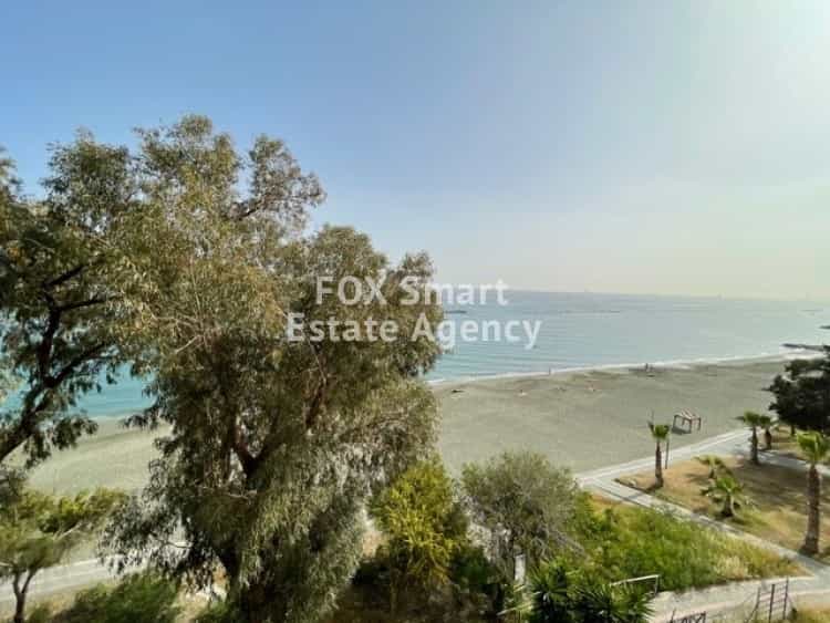 Condominium in Agios Tychon, Larnaca 10180860