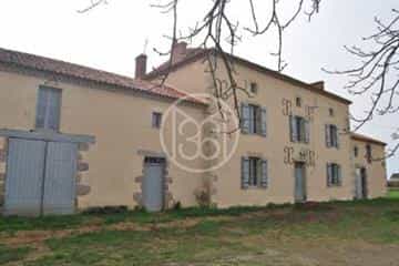House in Millac, Nouvelle-Aquitaine 10180986