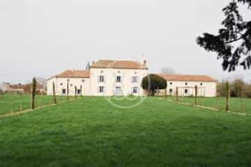 House in Millac, Nouvelle-Aquitaine 10180986