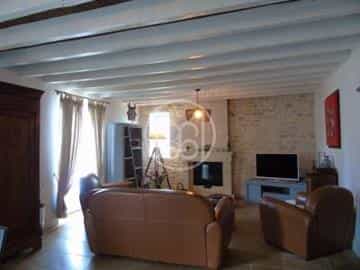House in Poitiers, Nouvelle-Aquitaine 10180988
