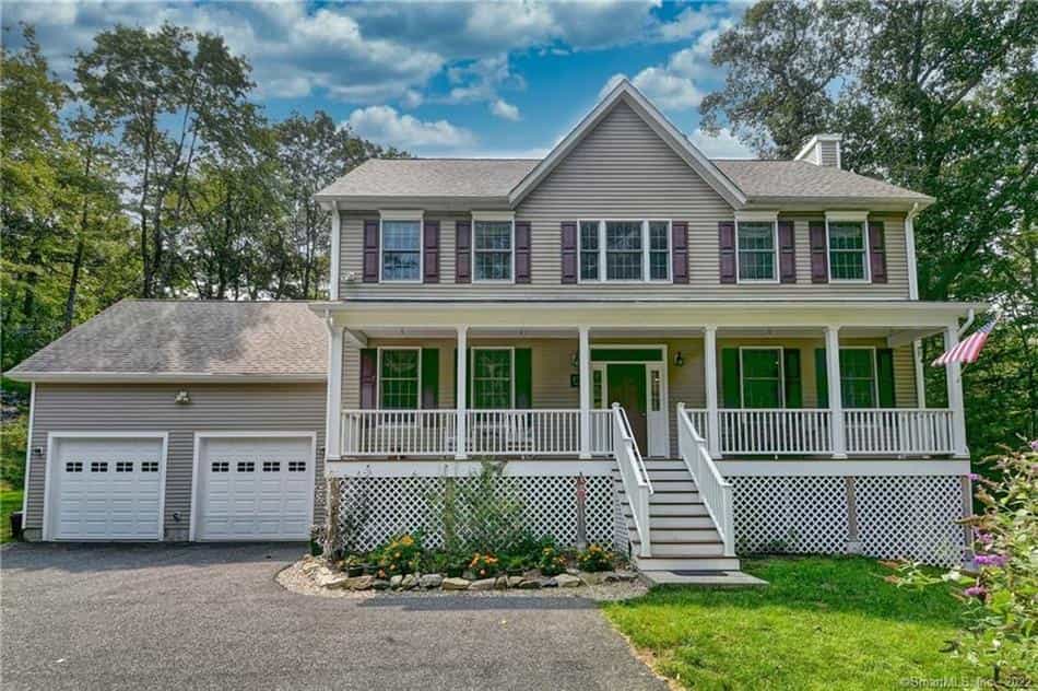 Dom w Ridgefield, Connecticut 10181220