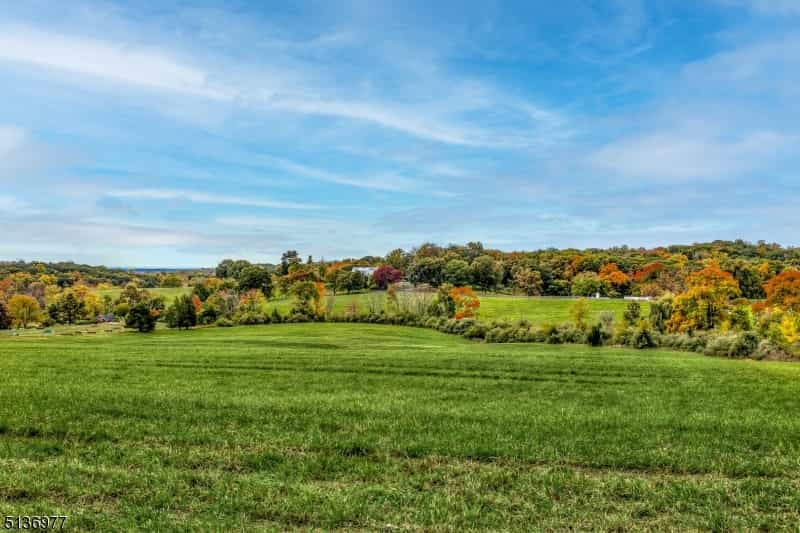 Land in Peapack and Gladstone, New Jersey 10181757