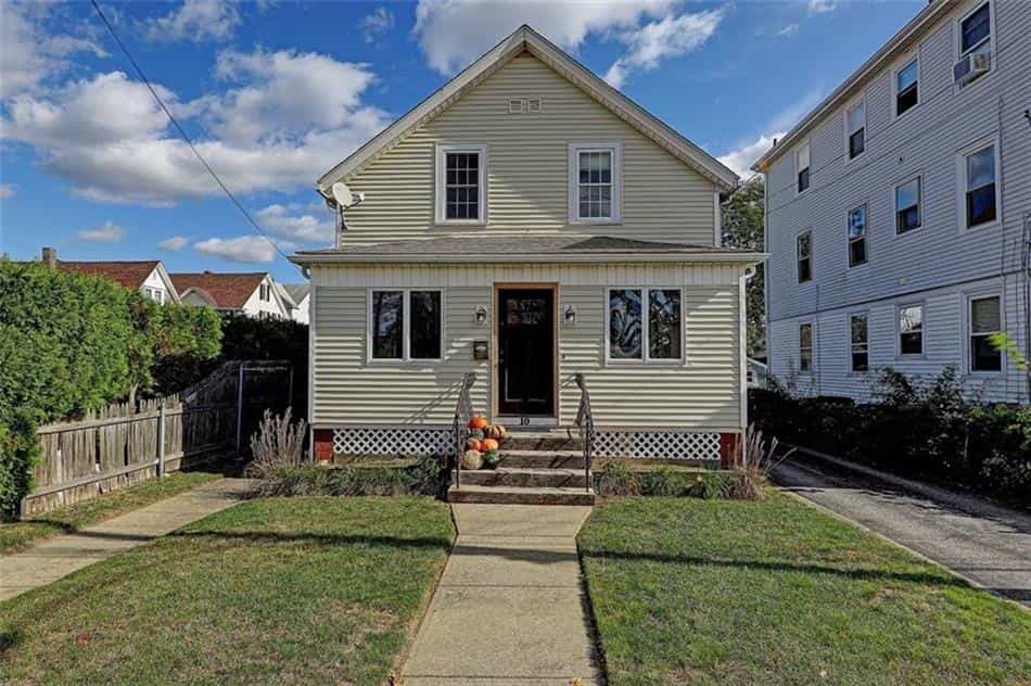 House in East Providence, Rhode Island 10181817