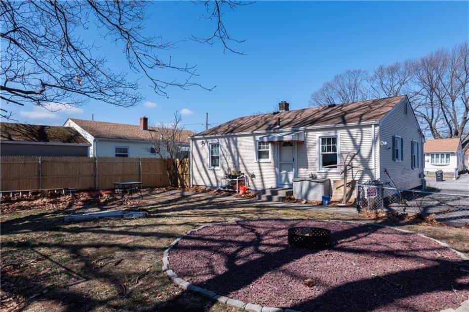 House in Pawtucket, Rhode Island 10181823