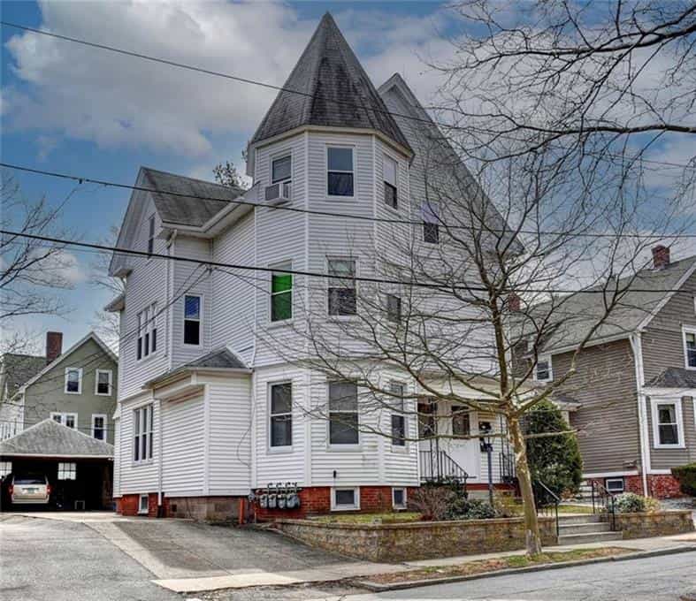 Condominium in Rumford, Rhode Island 10181858