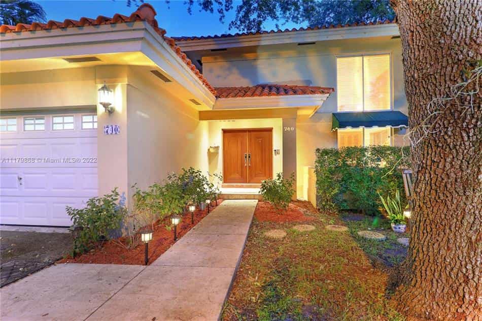 Condominium in South Bay Estates, Florida 10182020